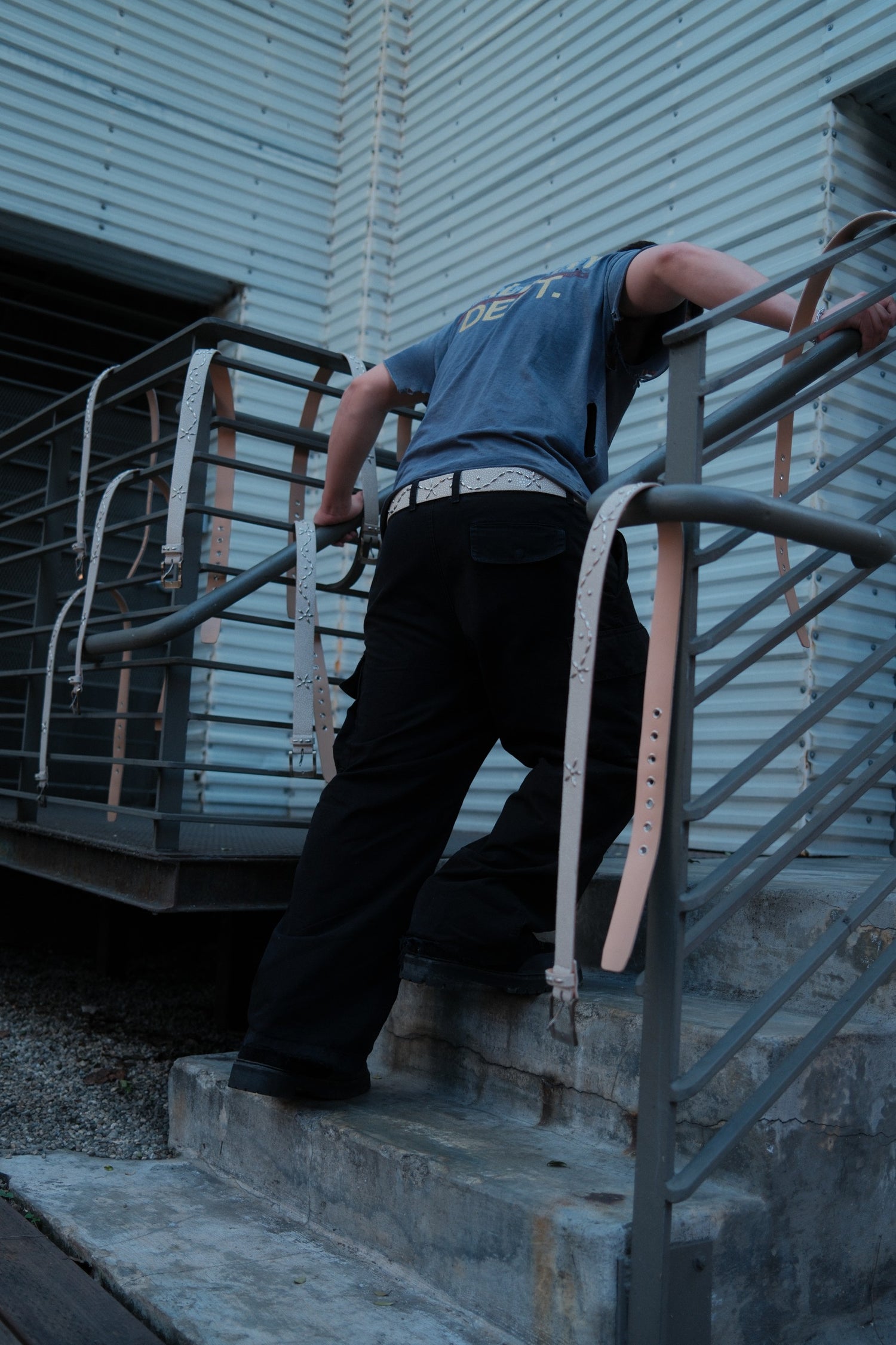 STUDDED STINGRAY BELT